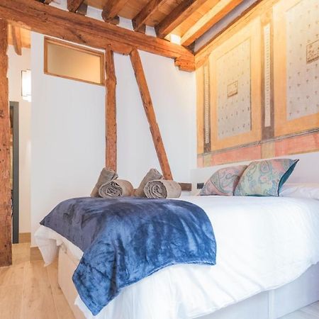 Apartamentos Boutique Pinocho โตเลโด ภายนอก รูปภาพ
